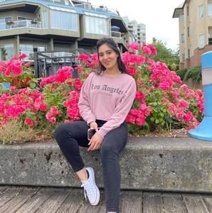 Meet your Posher, Sharon